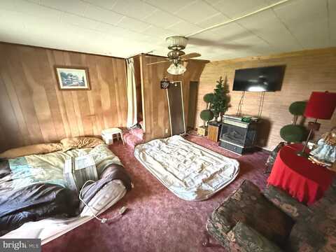 132 OAK STREET, ELK GARDEN, WV 26717