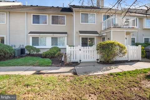 13 WYNWOOD DRIVE, MONMOUTH JUNCTION, NJ 08852