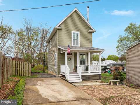 121 W CONFEDERATE STREET, NEW MARKET, VA 22844