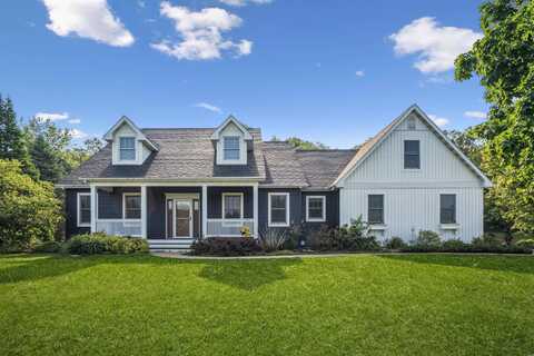207 Sandcastle Lane, Waverly, IA 50677
