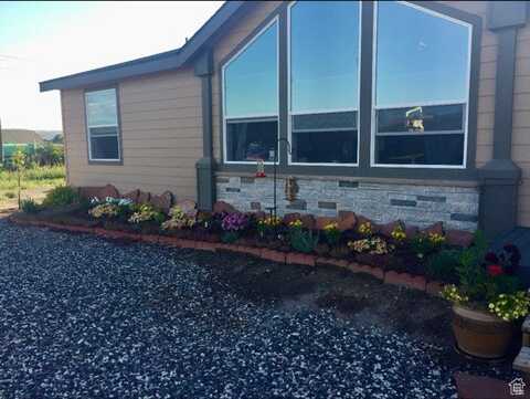 523 N 200 E, Loa, UT 84747