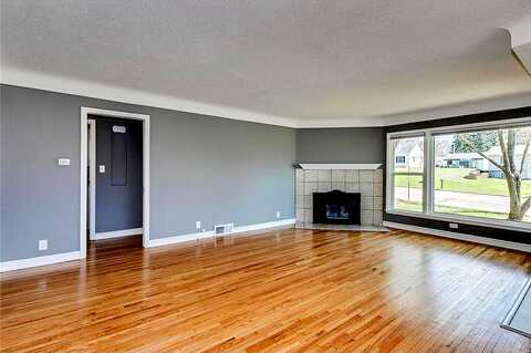 7Th, SAINT PAUL, MN 55109