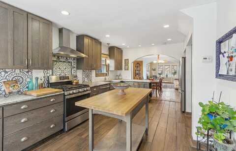 Upton, MINNEAPOLIS, MN 55405