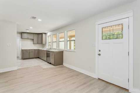 Hayes, PENSACOLA, FL 32503