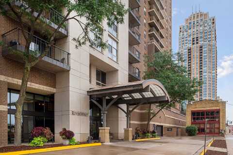 1St, MINNEAPOLIS, MN 55401