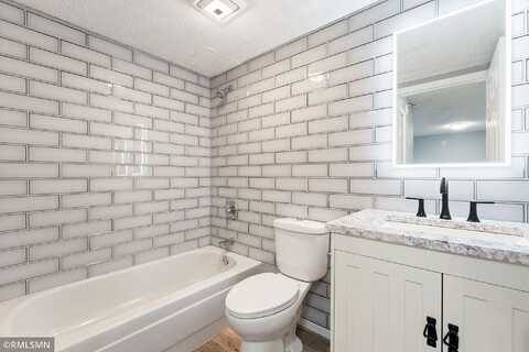 10Th, SAINT PAUL, MN 55101