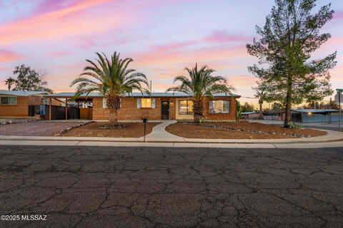 Scarlett, TUCSON, AZ 85710