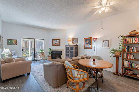 15Th, TUCSON, AZ 85704