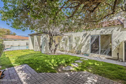 Placita Chorro, TUCSON, AZ 85715