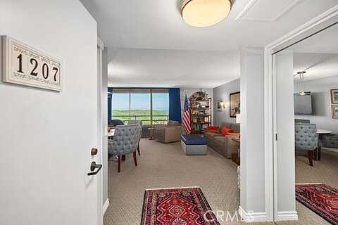 Paseo Del Lago, LAGUNA WOODS, CA 92637