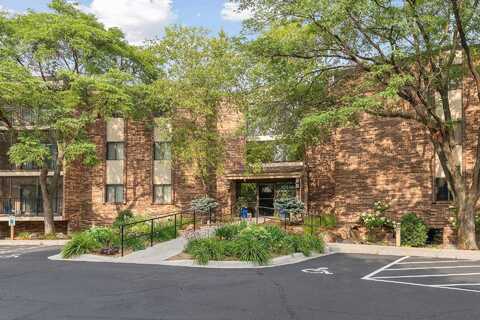 Greenbrier, HOPKINS, MN 55305