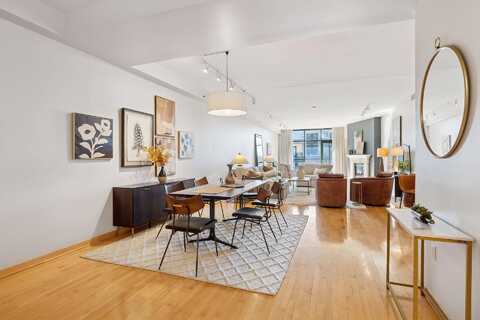 1St, MINNEAPOLIS, MN 55401