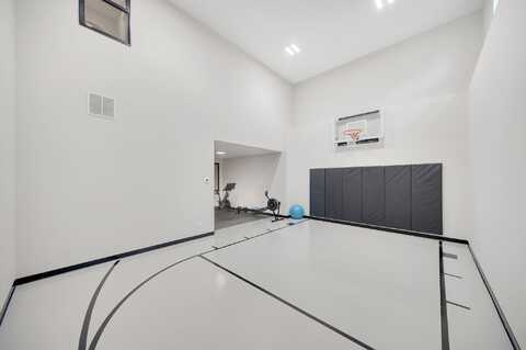 Della, CHANHASSEN, MN 55317