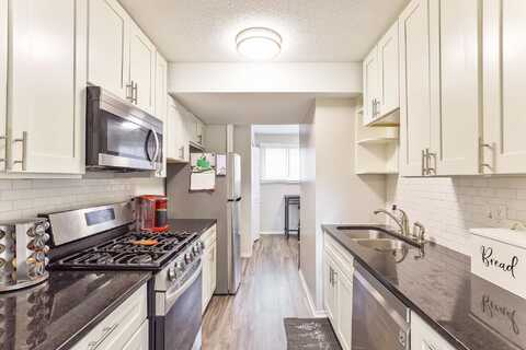 River Woods, BURNSVILLE, MN 55337