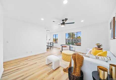 Broadway, ESCONDIDO, CA 92026