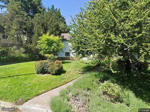 Chestnut, ASHLAND, OR 97520