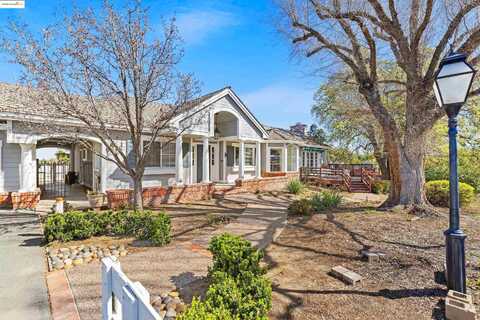 Suzanne, PITTSBURG, CA 94565