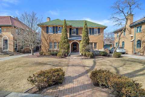 Summit, MILWAUKEE, WI 53211