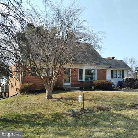 Harriet, LANCASTER, PA 17601