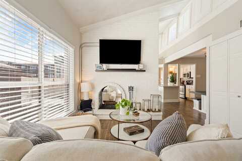 Sandhurst, DALLAS, TX 75206