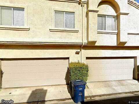 Jasmines, LAKE FOREST, CA 92630