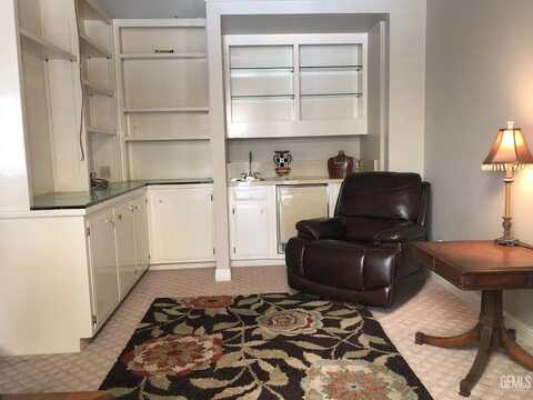 Portales Real, BAKERSFIELD, CA 93309