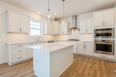 Kingsview Lane N, Maple Grove, MN 55369