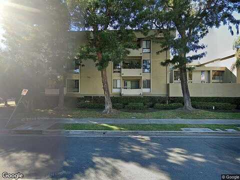 Woodman Ave, Sherman Oaks, CA 91423