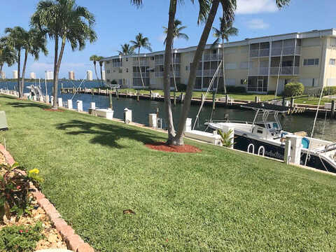 Shore Ct, North Palm Beach, FL 33408