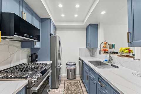 Topanga Canyon Boulevard #101, Canoga Park, CA 91304