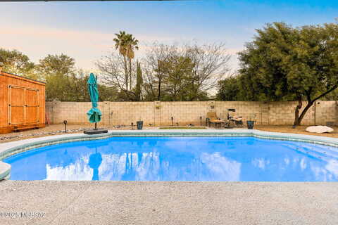 N Ro Verde Drive, Tucson, AZ 85715