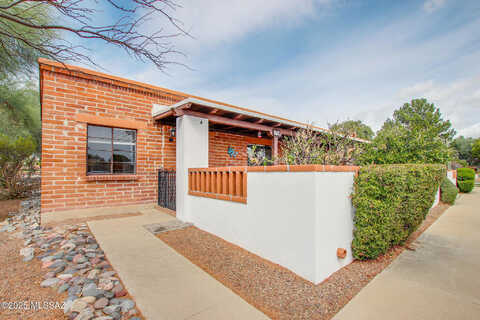 S Paseo Sarta #A, Green Valley, AZ 85614
