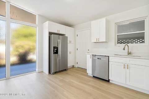 Sandhurst S Road, Jacksonville, FL 32277