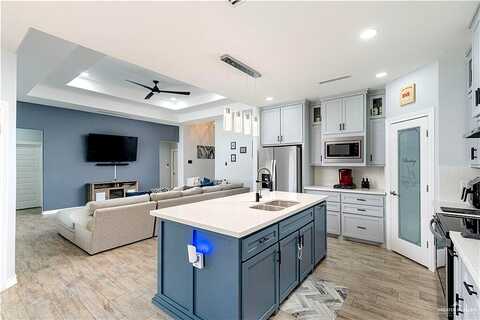 Heather Lynn, HARLINGEN, TX 78552