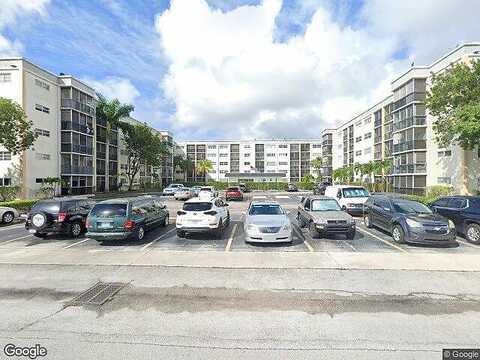 9Th, HALLANDALE BEACH, FL 33009