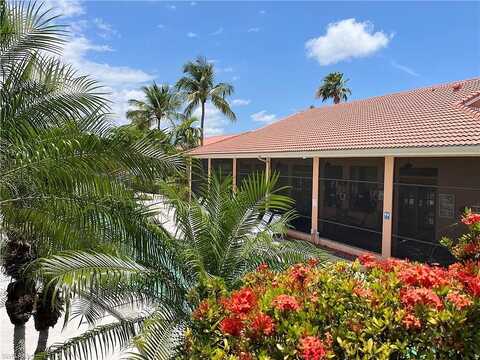 Beach Resort Dr, Naples, FL 34114