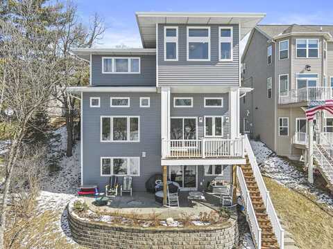 Shore, MUKWONAGO, WI 53149