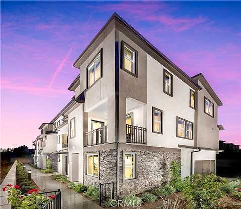 Florence Avenue #32, Santa Fe Springs, CA 90670