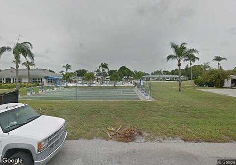 High Point Blvd N, Delray Beach, FL 33445