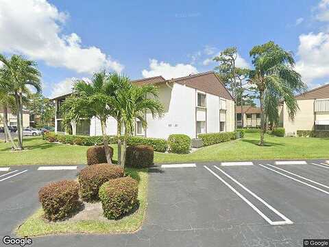Knotty Pine Cir, Greenacres, FL 33463
