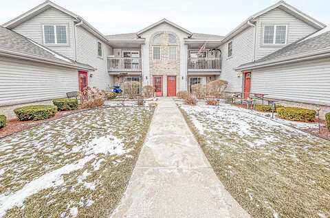Quinlan, PEWAUKEE, WI 53072