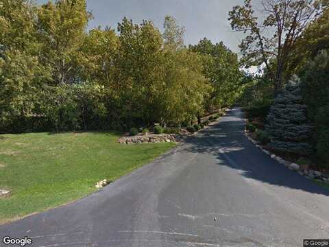 N10W29826 St James Ct, Waukesha, WI 53188
