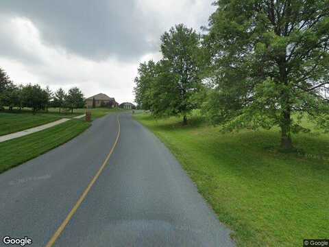 Majestic Drive, Chambersburg, PA 17202