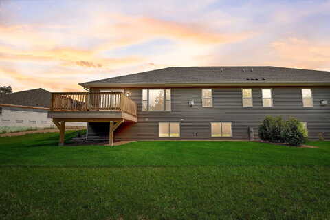Briarwood Cir, Racine, WI 53402