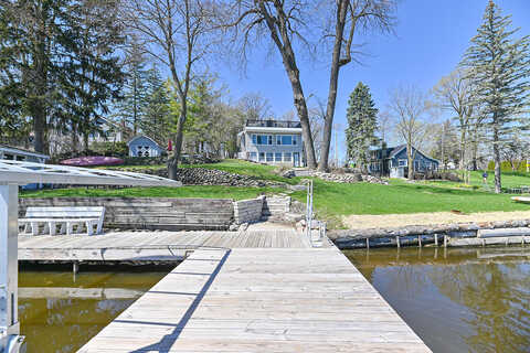 E Peninsula Dr, Waterford, WI 53185