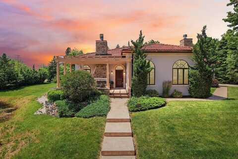St Andrews Dr, Oconomowoc, WI 53066
