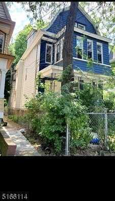 12Th, NEWARK, NJ 07108