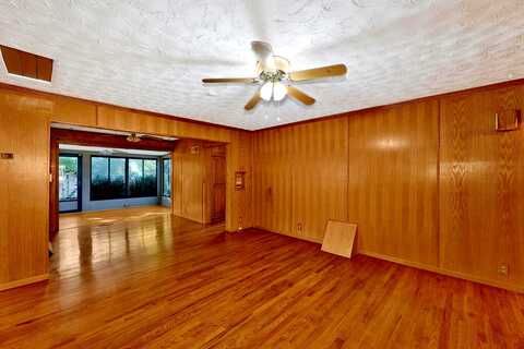 8Th, WICHITA, KS 67214