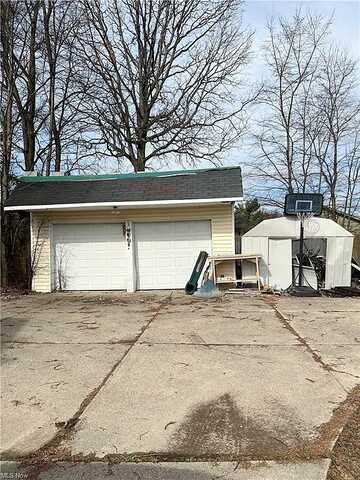 Pearl, STRONGSVILLE, OH 44136