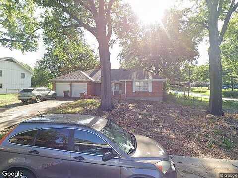 Spruce, KANSAS CITY, MO 64137